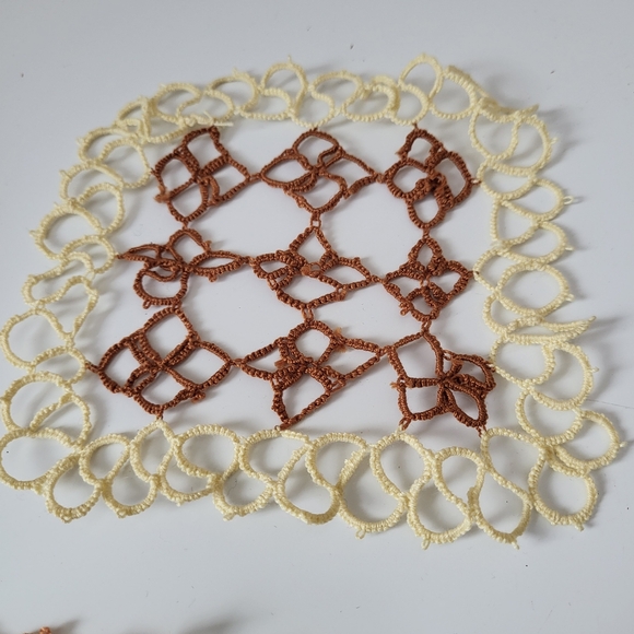 Lot of Three Vintage Crocheted Tatted Doilies - Picture 4 of 11